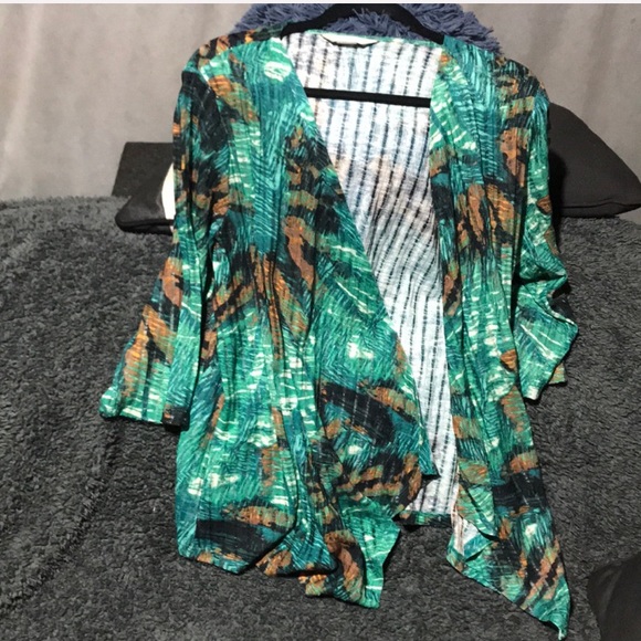 Allison Daley • Cardigan - Picture 2 of 3